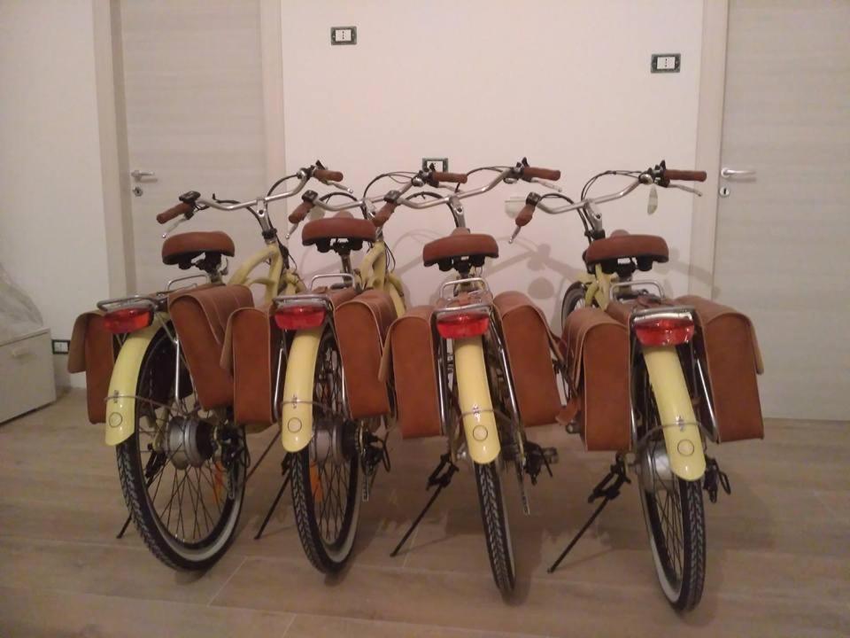 La Casa Di Penelope B&B E Noleggio Bici Elettriche Іспіка Екстер'єр фото